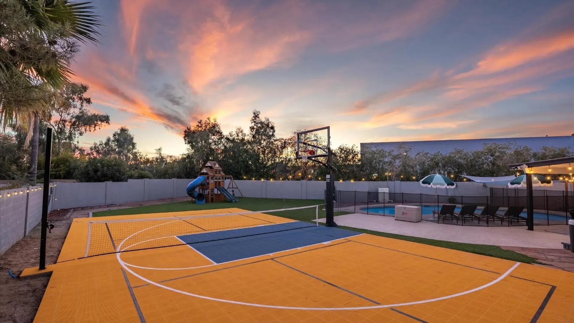 Pickleball Court Movie Theater Puttputt Hottub Phoenix United States